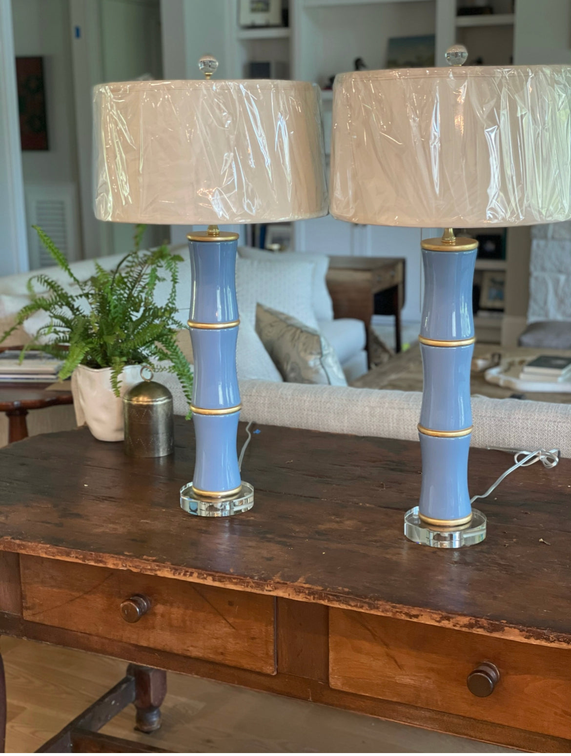 MAC TABLE LAMP